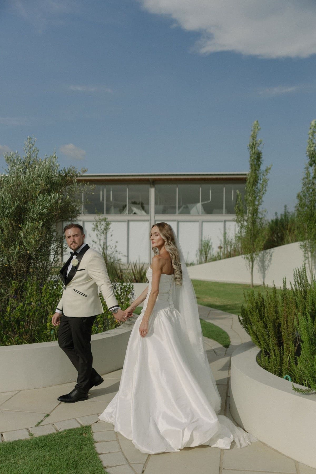 Golden hour, a wedding day at STAY